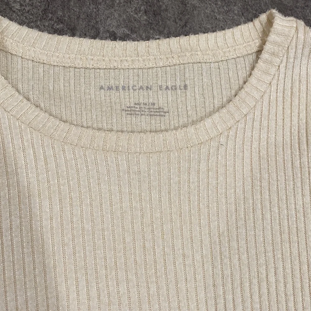 American Eagle Cropped Cream Ribbed Top - Picture 3 of 6